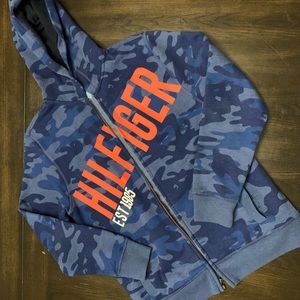 Nwot Tommy Hilfiger hoodie with zipper size 16-18